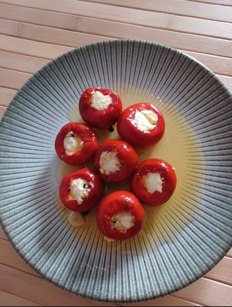 Lor Dolgulu Kahvaltılık Biber